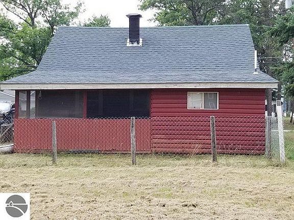 2nd image of 4985 Lucinda Dr