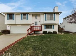 2766 Arrowhead Dr, Bloomington, IL