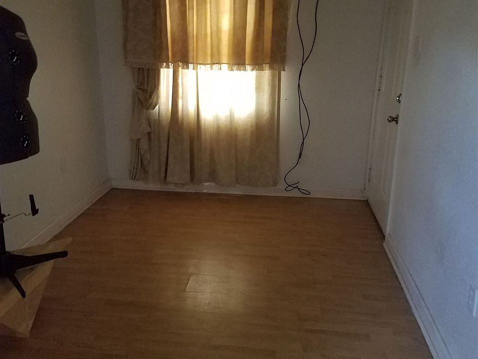 2nd image of 4625 Allen St