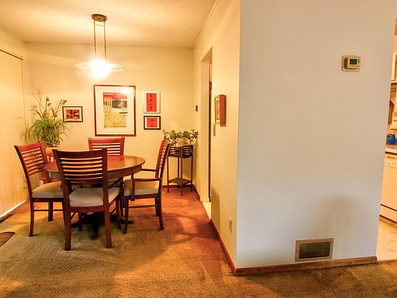 5th image of 2721 Terraceview Ln N