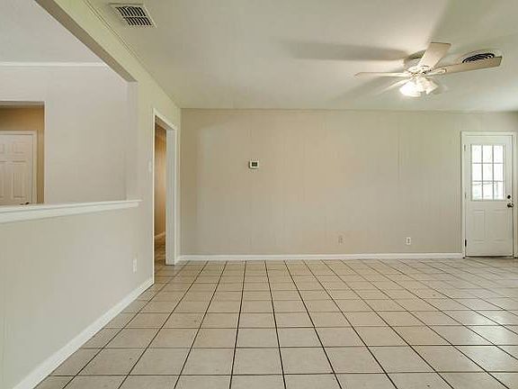 3rd image of 610 Tammy Dr