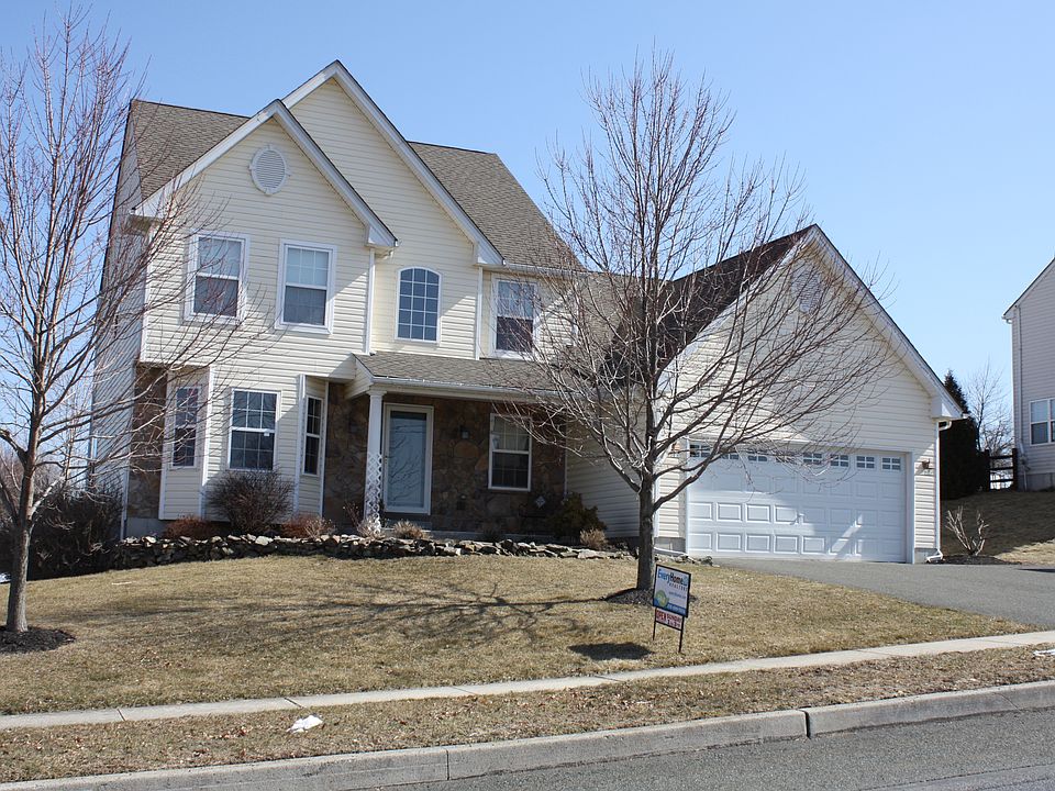 1st image of 13 Wilt Rd