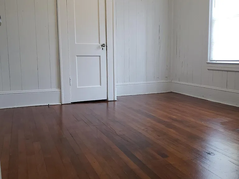 1119 Cedrow Dr — Photo 8