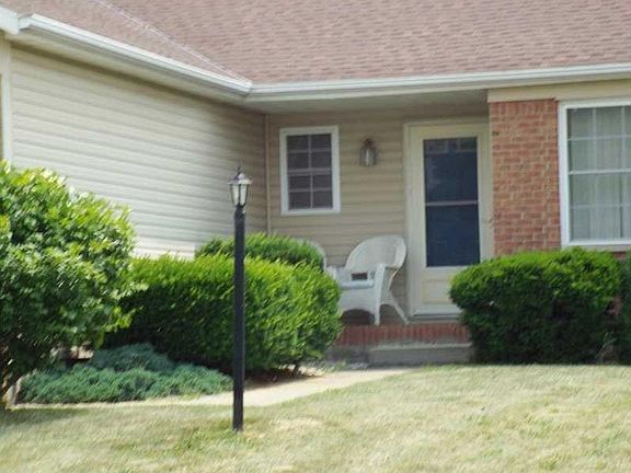 3rd image of 2130 N Fleetwood Dr