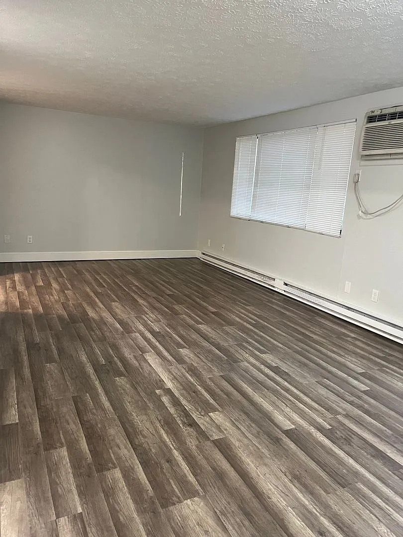 Hillcrest Avenue Apartments — Photo 4