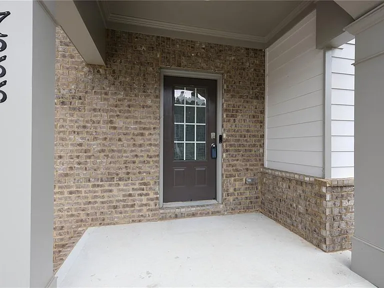 7566 Jennadee Dr — Photo 3