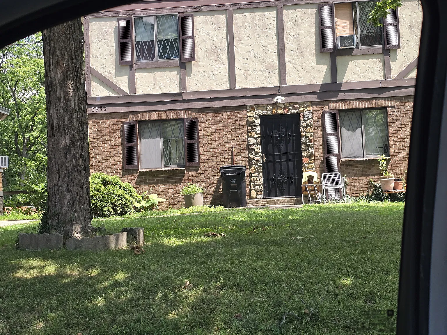 Apartment — Photo 1