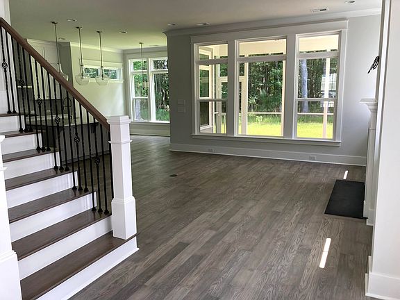 4th image of 2668 Fountainhead Way