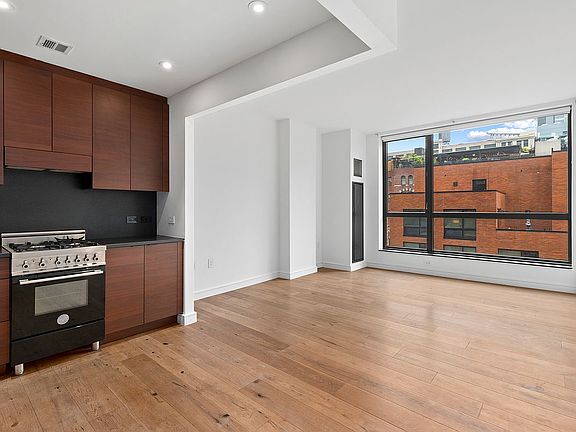 4th image of 540 W 28th St #5G
