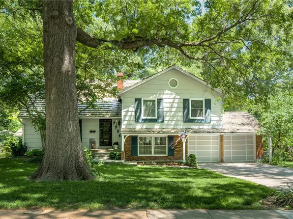 7225 Booth St, Prairie Village, KS 66208