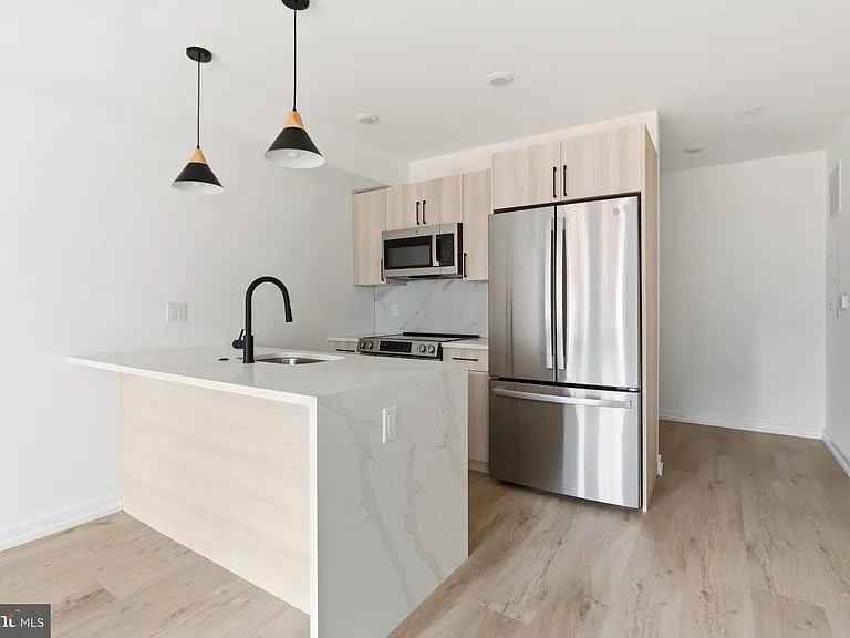208 Vine St #2B — Photo 2