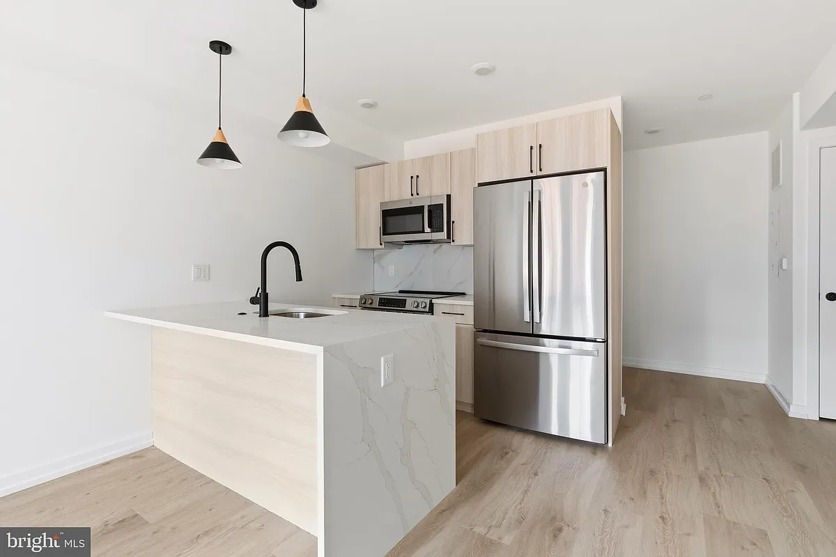 Building Photo - 208 Vine St #2B