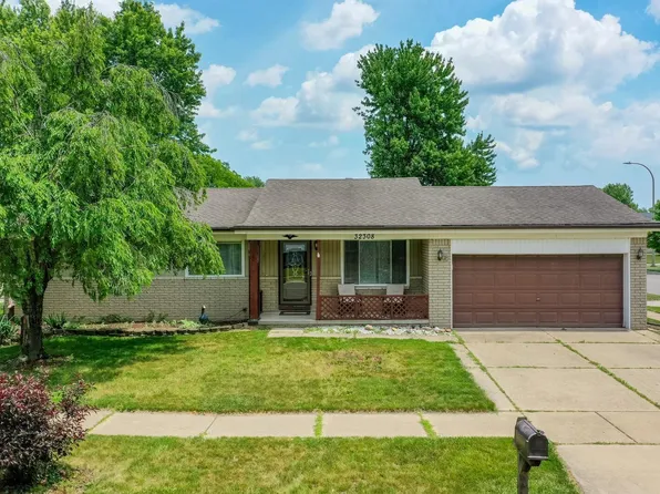 32308 Norwich Ct, Fraser, MI 48026