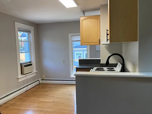303 E Madison St #4 Photo 1