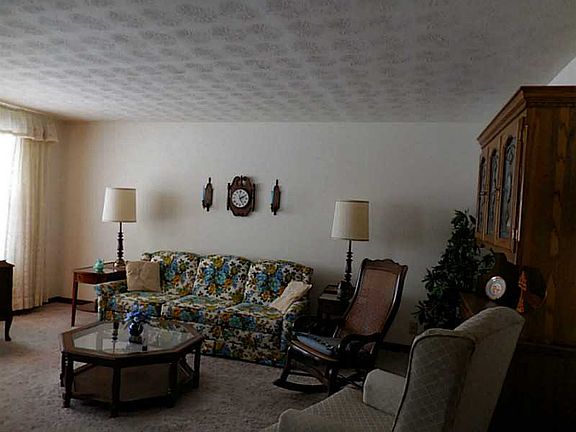 3rd image of 242 Gemini Dr