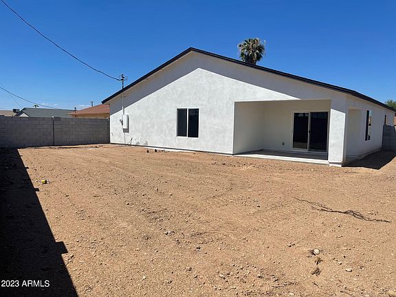 3rd image of 2029 E ST CATHERINE Avenue