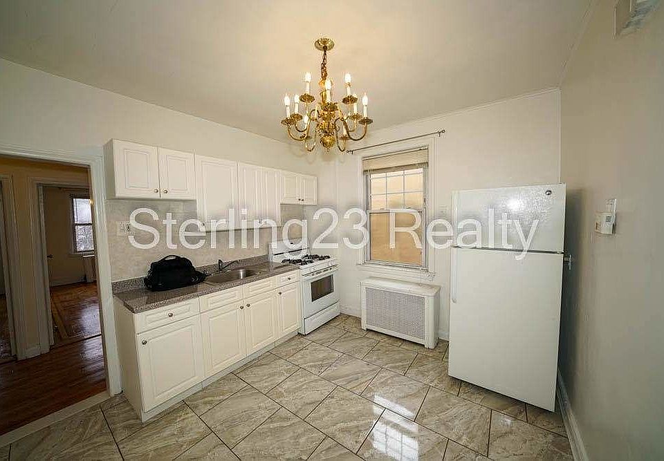 1st image of 2446 24th St #2F