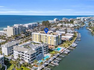 1900 Gulf Shore Blvd N APT 304, Naples, FL 34102
