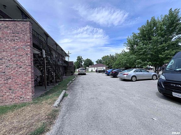 2nd image of 313 E Mill St