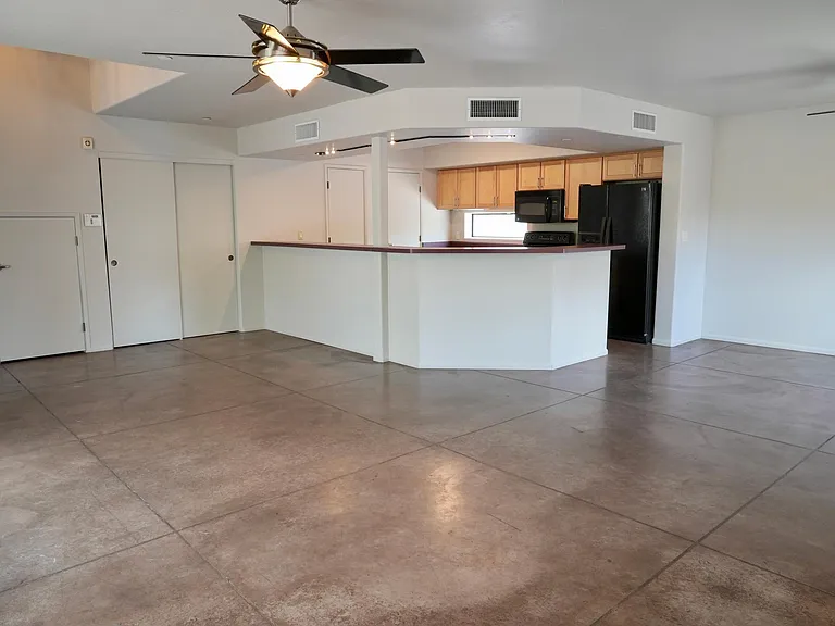 1317 E Hedrick Dr — Photo 18