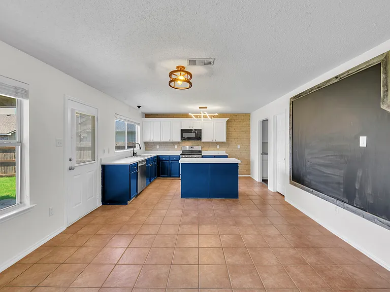 13221 Elmhurst Dr — Photo 15