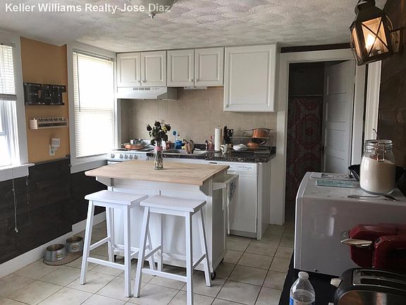 3rd image of 112 1/2 Norwood Ave #2