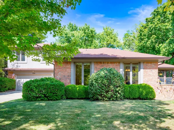 910 Claridge Ct, Indianapolis, IN 46260