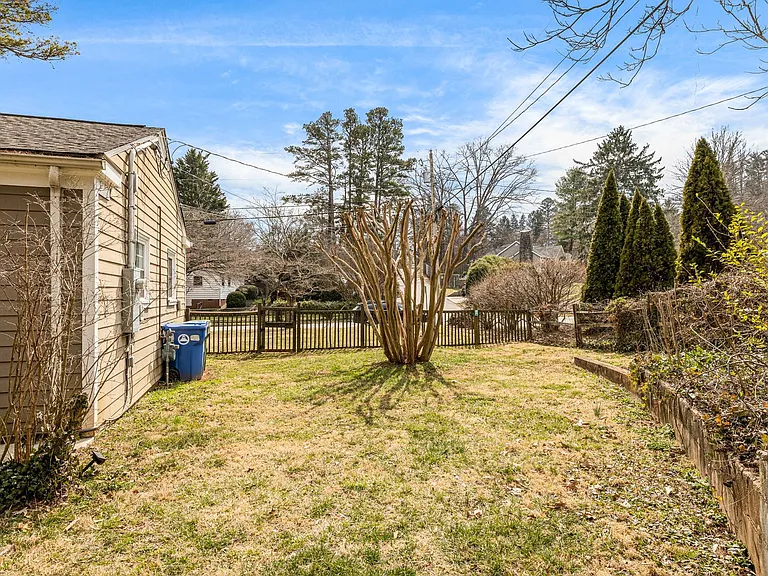 100 Lakeshore Dr — Photo 26