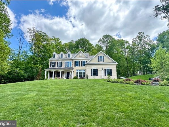 91 Woodland Dr, Honey Brook, PA 19344
