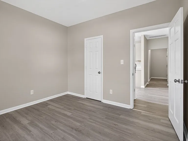 378 Grand St — Photo 20