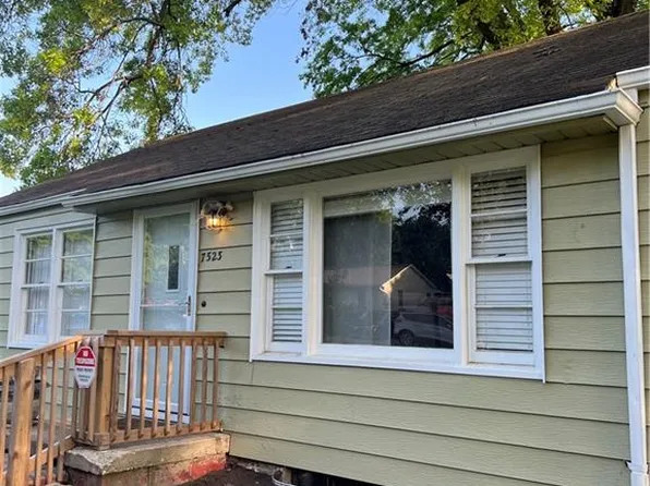 7523 W 64th Ter, Overland Park, KS 66202