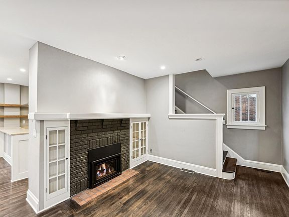 5th image of 2105 Laurel Ave W