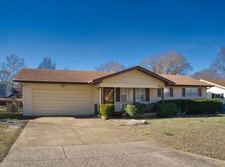 902 E Villa Marie St, Springfield, MO 65803