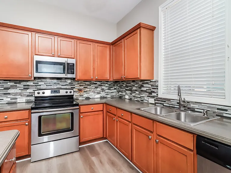 34 Hiram Park Ct — Photo 9