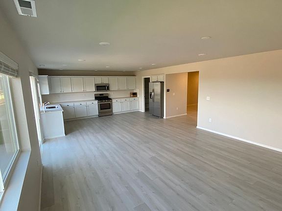 4th image of 100 NE Belfair Station Dr