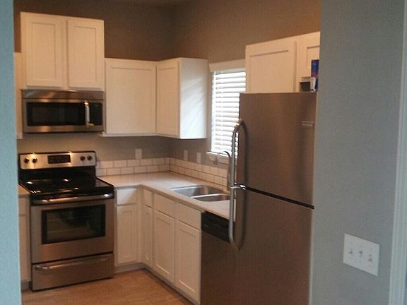 3rd image of 1638 N Leverett Ave
