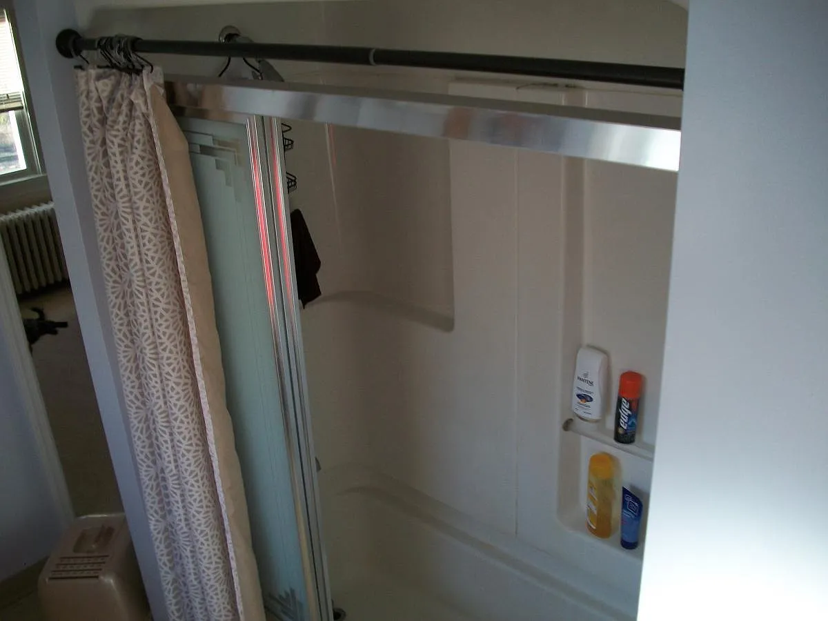 2 bed, $1,000 — Photo 4