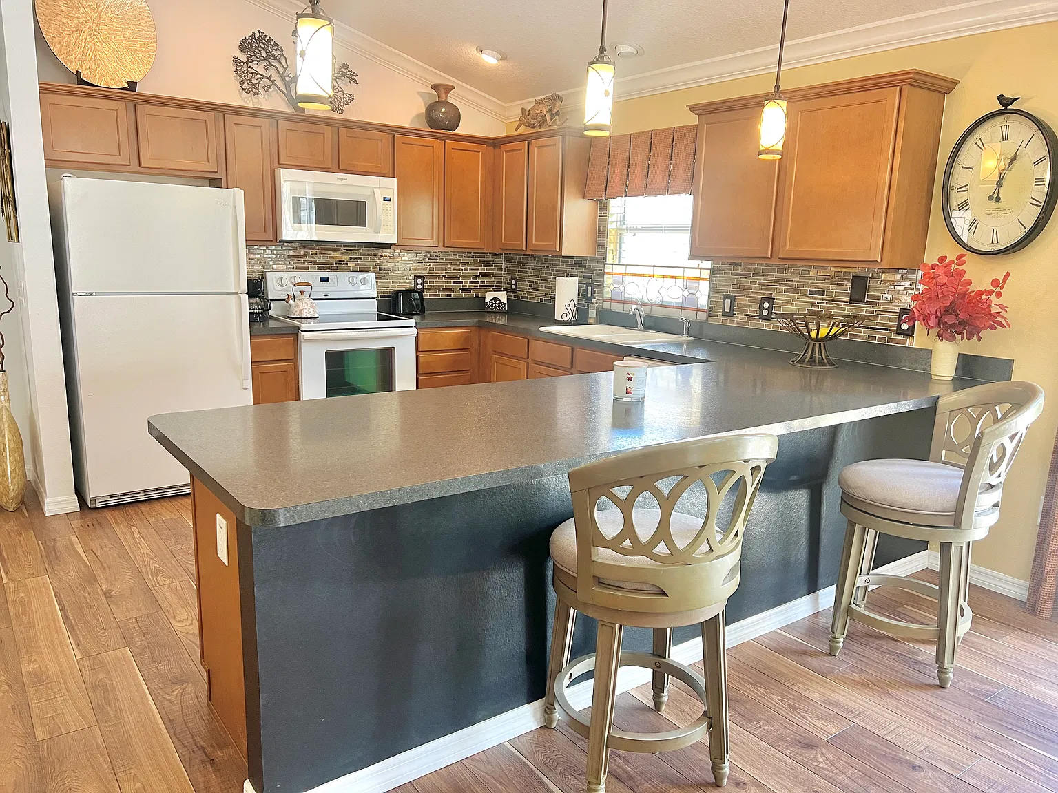 615 Osada Avenue — Photo 4