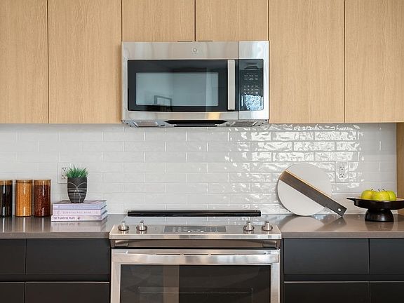 5th image of 425 Summit Ave #414