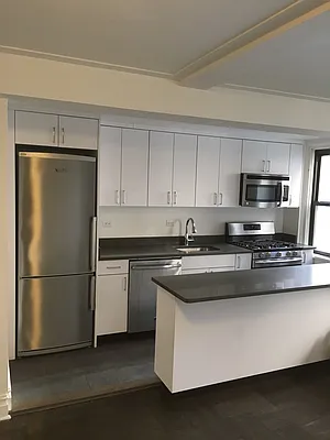 Rented by Solil Management | media 3