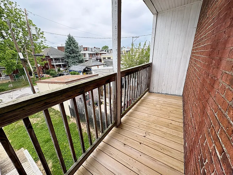 923 W Princess St — Photo 23