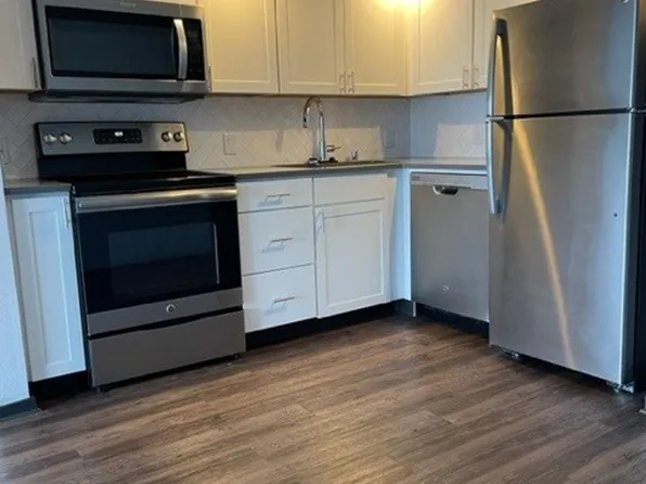 Cohanim Plaza on The University Ave!, 5237 University Way NE APT 306, Seattle, WA 98105