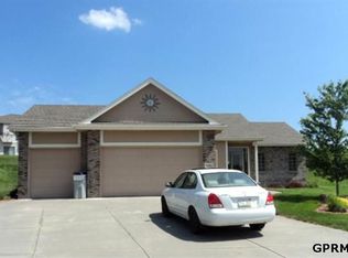 10003 S 203rd Cir, Gretna, NE 68028