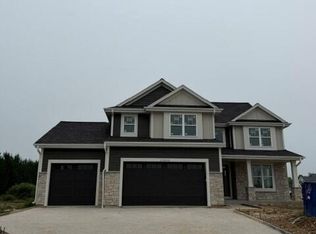 N75W24728 Lauren Dr, Sussex, WI 53089