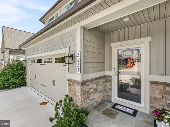 3237 Thornapple Dr, Frederick, MD 21704