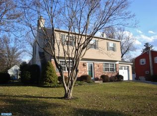 208 Pine Tree Ln, Hatboro, PA 19040