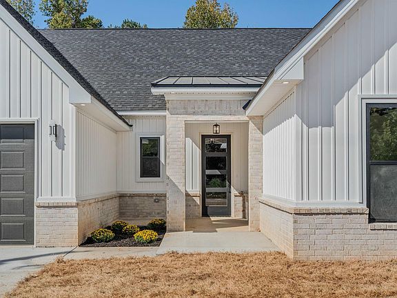 3rd image of 7089 Cold Creek Dr