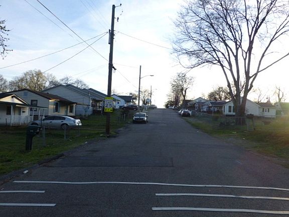 5th image of 800 Sidebrook Ave