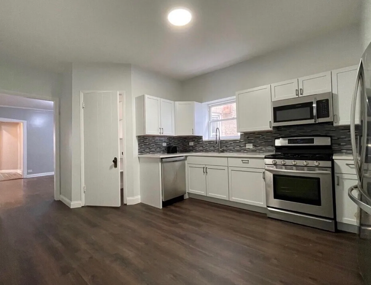 3 bed, 1400 sqft, $2,000 — Photo 4