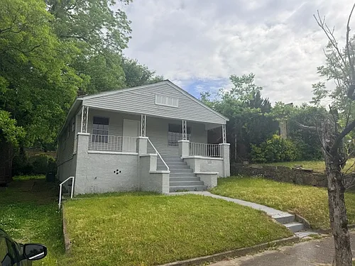 327 11th Ct W Photo 1